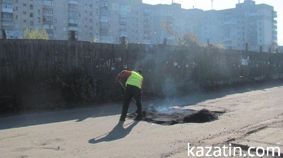 Вулицю Грушевського латають абияк на сайті 20minut.ua Вулицю Грушевського латають абияк, фото №4 на сайті 20minut.ua