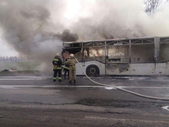 Під Немировом горів автобус. Відео від очевидців (ОНОВЛЕНО) на сайті 20minut.ua Під Немировом горів автобус. Відео від очевидців (ОНОВЛЕНО), фото №2 на сайті 20minut.ua