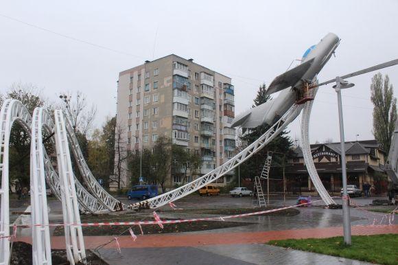 Інженери розкритикували конструкцію «МІГ-15» на Космонавтів. Кажуть, що може впасти на сайті 20minut.ua Інженери розкритикували конструкцію «МІГ-15» на Космонавтів. Кажуть, що може впасти, фото №1 на сайті 20minut.ua