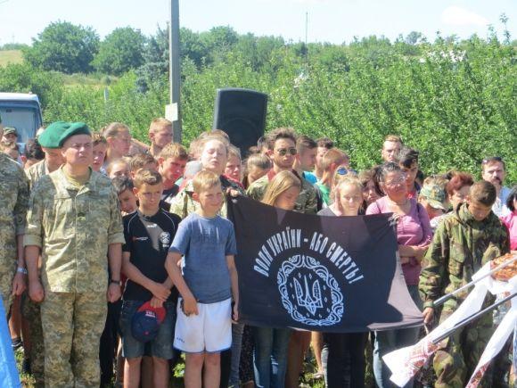 Батько загиблого у Слов’янську десантника Коваленка: «Можливо, колись дізнаюся, хто так підло стріляв у сина - за спин людей…» на сайті 20minut.ua Батько загиблого у Слов’янську десантника Коваленка: «Можливо, колись дізнаюся, хто так підло стріляв у сина - за спин людей…», фото №3 на сайті 20minut.ua