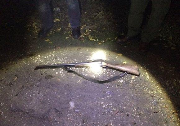 39-річний чоловік, погрожуючи рушницею, тримав у страху все село на Теофіпольщині на сайті vsim.ua 39-річний чоловік, погрожуючи рушницею, тримав у страху все село на Теофіпольщині, фото №1 на сайті vsim.ua