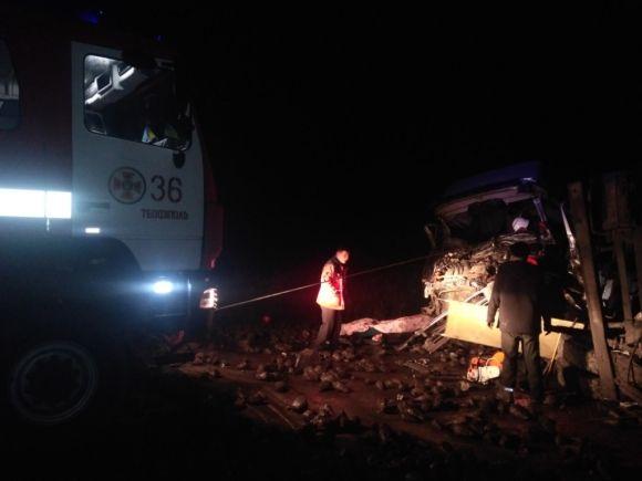 У Теофіпольському районі вантажівка в'їхала в 