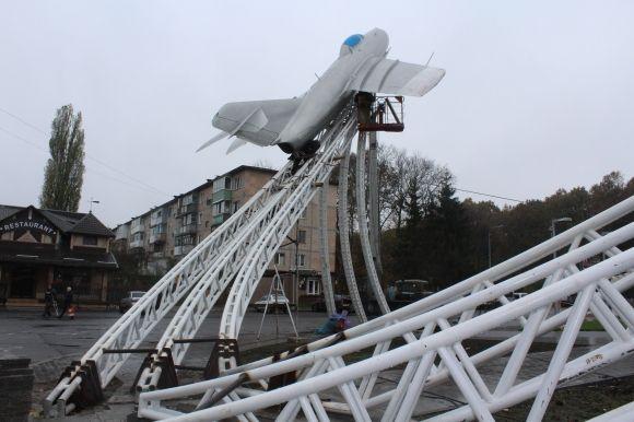 Інженери розкритикували конструкцію «МІГ-15» на Космонавтів. Кажуть, що може впасти на сайті 20minut.ua Інженери розкритикували конструкцію «МІГ-15» на Космонавтів. Кажуть, що може впасти, фото №7 на сайті 20minut.ua