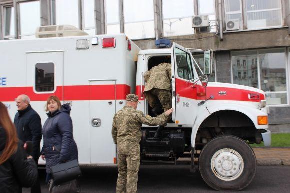Військовому шпиталю привезли 225 кілограмів медичної гуманітарки із Бірмінгема на сайті 20minut.ua Військовому шпиталю привезли 225 кілограмів медичної гуманітарки із Бірмінгема, фото №4 на сайті 20minut.ua