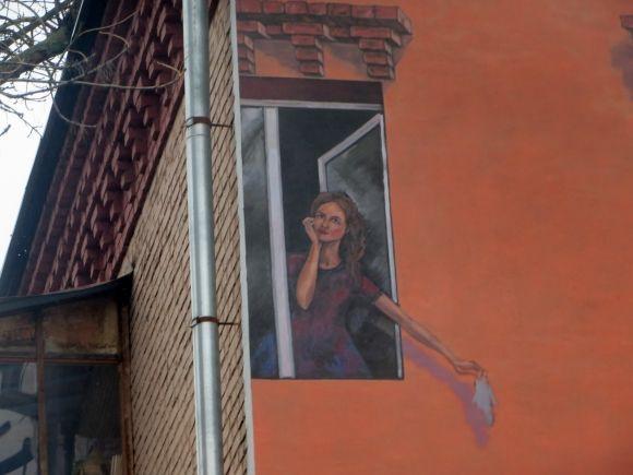 У Хмельницькому біля податкової малюють новий стріт-арт, фото №2 на сайті vsim.ua