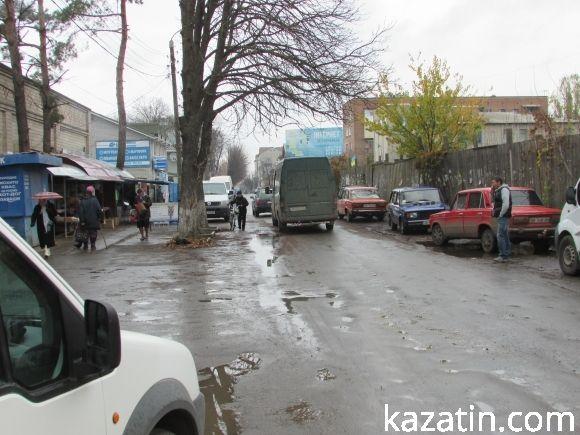 Базарне життя навколо "Хлібодару" відновлюється на сайті 20minut.ua Базарне життя навколо "Хлібодару" відновлюється, фото №5 на сайті 20minut.ua