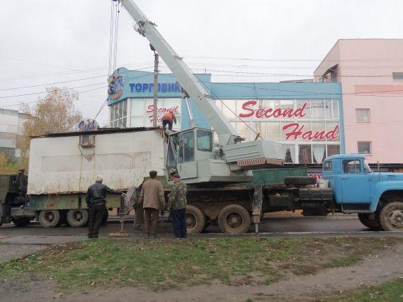 На Панаса Мирного демонтували споруду без документів на сайті vsim.ua На Панаса Мирного демонтували споруду без документів, фото №1 на сайті vsim.ua