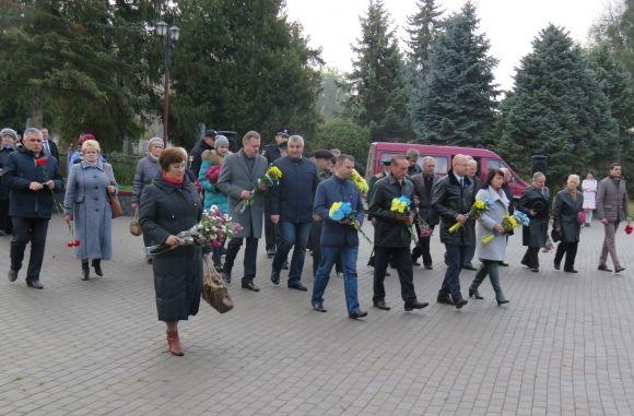 У Хмельницькому вшанували пам’ять переможців фашизму на сайті vsim.ua У Хмельницькому вшанували пам’ять переможців фашизму, фото №2 на сайті vsim.ua