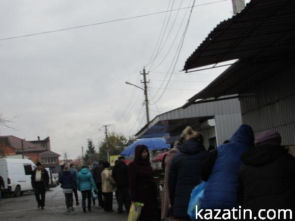 Базарне життя навколо "Хлібодару" відновлюється на сайті 20minut.ua Базарне життя навколо "Хлібодару" відновлюється, фото №3 на сайті 20minut.ua