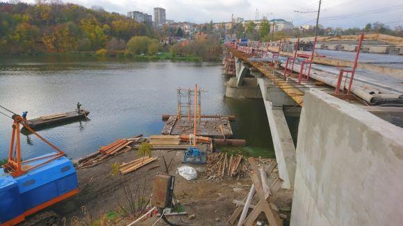 «До літа, можливо, встигнемо». Що зараз роблять на Київському мосту, фото №8 на сайті 20minut.ua