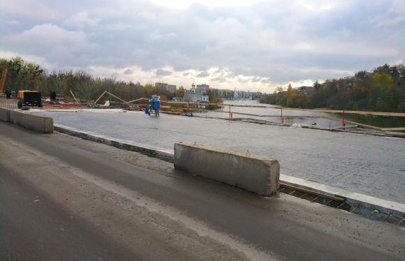 «До літа, можливо, встигнемо». Що зараз роблять на Київському мосту, фото №3 на сайті 20minut.ua