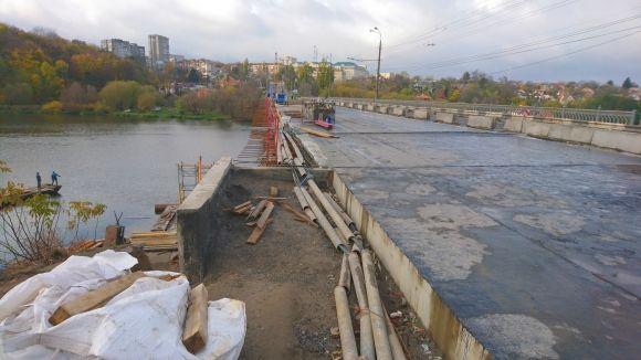 «До літа, можливо, встигнемо». Що зараз роблять на Київському мосту, фото №9 на сайті 20minut.ua
