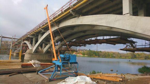 «До літа, можливо, встигнемо». Що зараз роблять на Київському мосту, фото №10 на сайті 20minut.ua