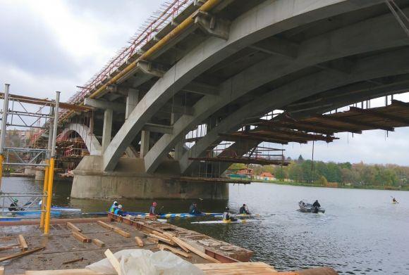 «До літа, можливо, встигнемо». Що зараз роблять на Київському мосту, фото №25 на сайті 20minut.ua