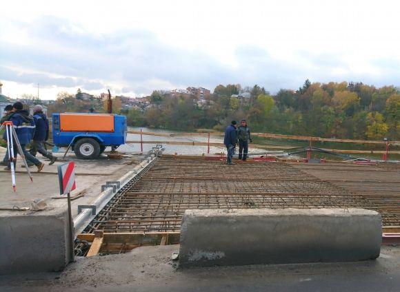 «До літа, можливо, встигнемо». Що зараз роблять на Київському мосту, фото №5 на сайті 20minut.ua