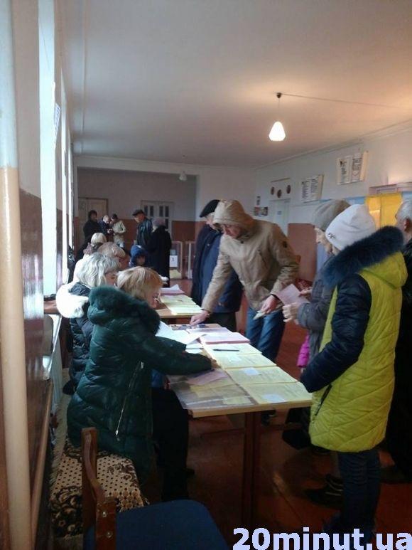 Вибори на Тернопіллі проходять мляво, але без порушень на сайті 20minut.ua Вибори на Тернопіллі проходять мляво, але без порушень, фото №1 на сайті 20minut.ua