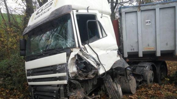 Під Теребовлею – смертельна ДТП. Водій загинув на місці. 9-місячна дівчинка - у лікарні, фото №2 на сайті 20minut.ua