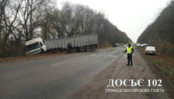 Під Теребовлею – смертельна ДТП. Водій загинув на місці. 9-місячна дівчинка - у лікарні, фото №3 на сайті 20minut.ua