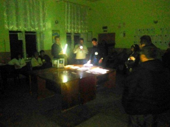 Вибори у хмельницьких ОТГ:  "чорний піар" і підрахунки з ліхтариками, фото №2 на сайті vsim.ua