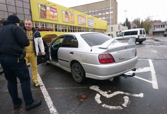 Копи штрафують за зайняте парко-місце для людей з інвалідністю. Але у новому законі є прогалини, фото №4 на сайті 20minut.ua