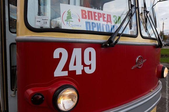 Ретро-тролейбус виїхав на вінницькі вулиці. Перша екскурсійна подорож, фото №1 на сайті 20minut.ua