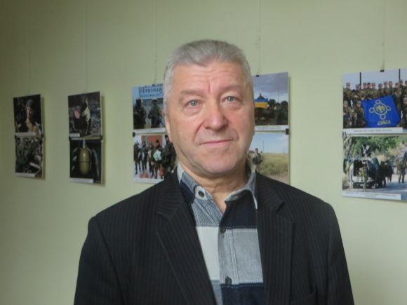 Новини Хмельницького - фото з Слюсар і водій “Хмельницькводоканалу” отримали ключі від однокімнатних квартир у новобудові Слюсар і водій “Хмельницькводоканалу” отримали ключі від однокімнатних квартир у новобудові, фото №5 на сайті vsim.ua