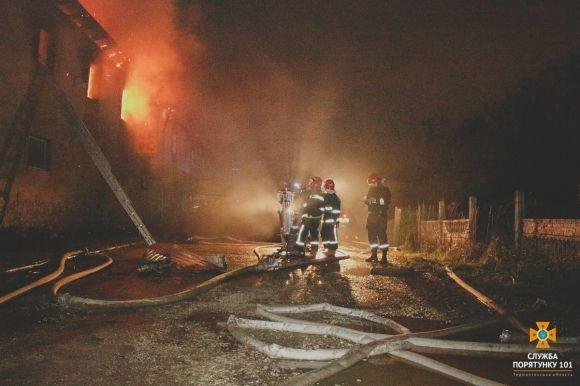 Пожежу на Гайовій гасили 22 рятувальники, фото №2 на сайті 20minut.ua