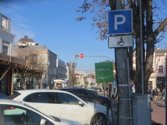 «Герої парковки»: які авто займають місця для інвалідів і кому виписують максимальний штраф, фото №1 на сайті vsim.ua