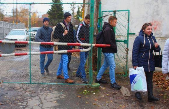День відкритих дверей МВС: показали як дути у «Драгер». І повели на арештмайданчик на сайті 20minut.ua День відкритих дверей МВС: показали як дути у «Драгер». І повели на арештмайданчик, фото №13 на сайті 20minut.ua
