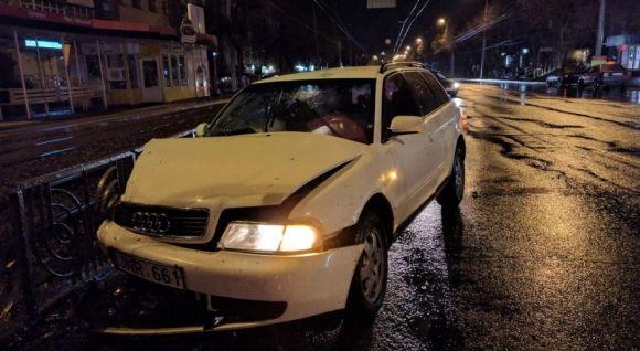 Нічна ДТП на Келецькій: зіткнулися іномарки «Audi А6» та «Volkswagen Golf», фото №1 на сайті 20minut.ua