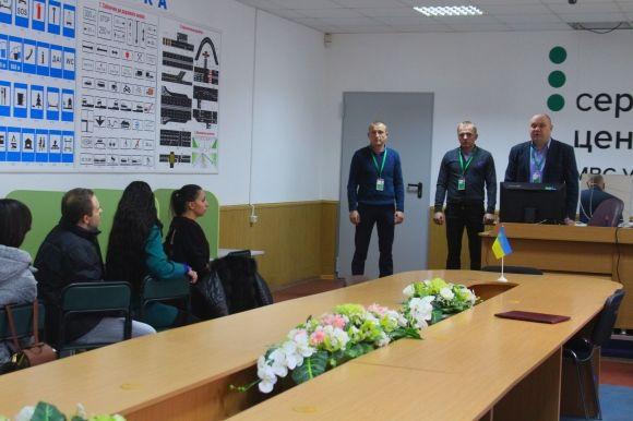 День відкритих дверей МВС: показали як дути у «Драгер». І повели на арештмайданчик на сайті 20minut.ua День відкритих дверей МВС: показали як дути у «Драгер». І повели на арештмайданчик, фото №5 на сайті 20minut.ua