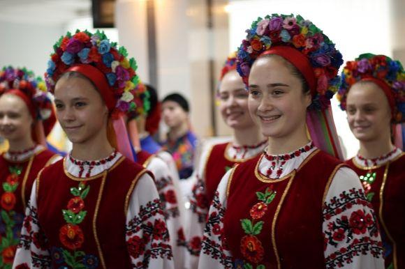 Посла Японії зустрічали короваєм та японською піснею «Канікули кохання», фото №2 на сайті 20minut.ua