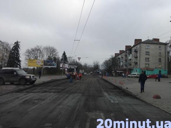 На Дружбі частково обмежили рух транспорту, а тролейбуси змінили маршрут, фото №1 на сайті 20minut.ua