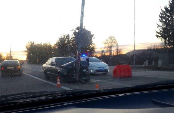 Чергова ДТП на мосту у Стрижавці. BMW протаранив електроопору, фото №3 на сайті 20minut.ua