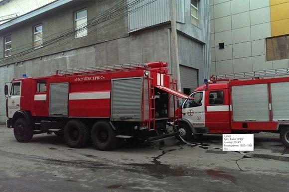 У Хмельницькому загорівся "СВ-клуб": задимлення виникло на горищі, фото №4 на сайті vsim.ua
