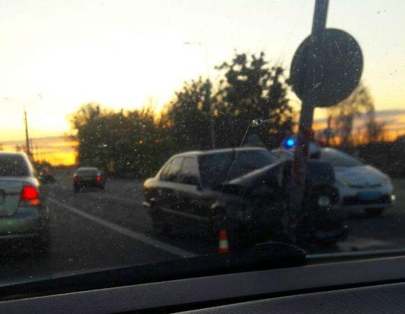 Чергова ДТП на мосту у Стрижавці. BMW протаранив електроопору, фото №2 на сайті 20minut.ua