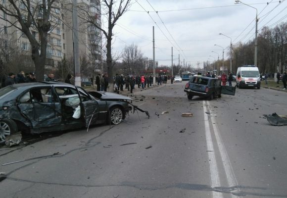 Не подивився у бік, звідки летів «BMW»? Як розслідували резонансні ДТП у Вінниці на сайті 20minut.ua Не подивився у бік, звідки летів «BMW»? Як розслідували резонансні ДТП у Вінниці, фото №1 на сайті 20minut.ua