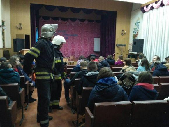 У Кам'янці загорівся гуртожиток. Врятували 150 студентів на сайті vsim.ua У Кам'янці загорівся гуртожиток. Врятували 150 студентів, фото №1 на сайті vsim.ua