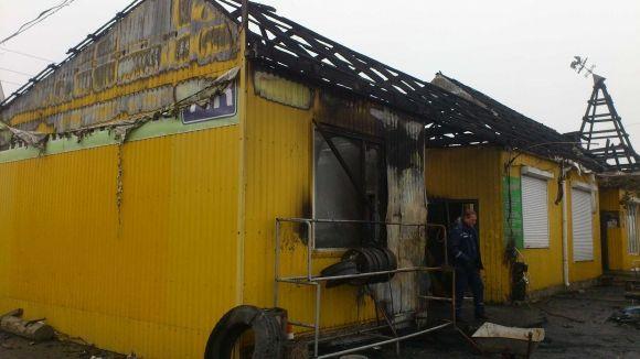У Гайсині за годину згорів шиномонтаж та кафе. Причину пожежі встановили, фото №4 на сайті 20minut.ua