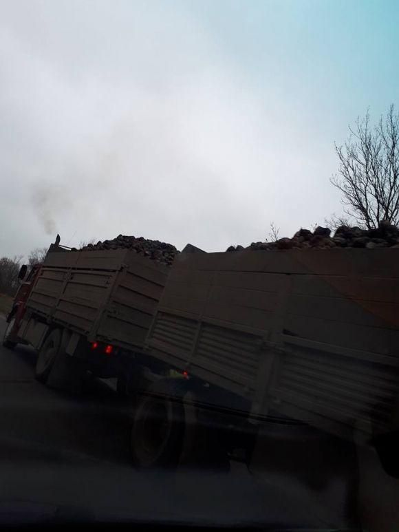 На Тернопільщині фермери болотом нищать дороги. Активісти організували флешмоб на сайті 20minut.ua На Тернопільщині фермери болотом нищать дороги. Активісти організували флешмоб, фото №2 на сайті 20minut.ua