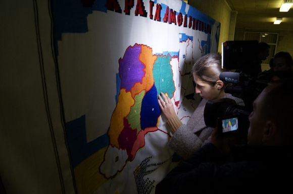 «Україна моя вишивана»: на акцію в політеху з 500 викладачів прийшло лише 20 на сайті 20minut.ua «Україна моя вишивана»: на акцію в політеху з 500 викладачів прийшло лише 20, фото №4 на сайті 20minut.ua