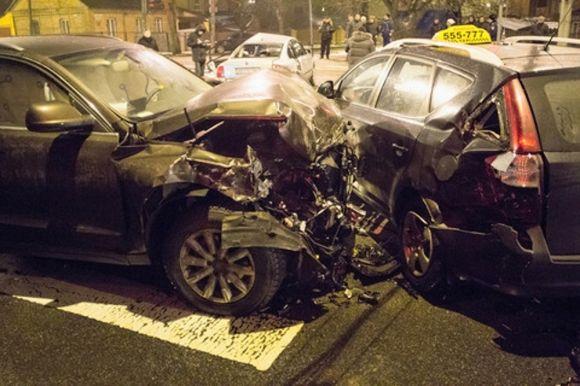 Не відсидів і півроку. Винуватця трагедічної ДТП 2013-го року на Келецькій звільнили у залі суду на сайті 20minut.ua Не відсидів і півроку. Винуватця трагедічної ДТП 2013-го року на Келецькій звільнили у залі суду, фото №3 на сайті 20minut.ua