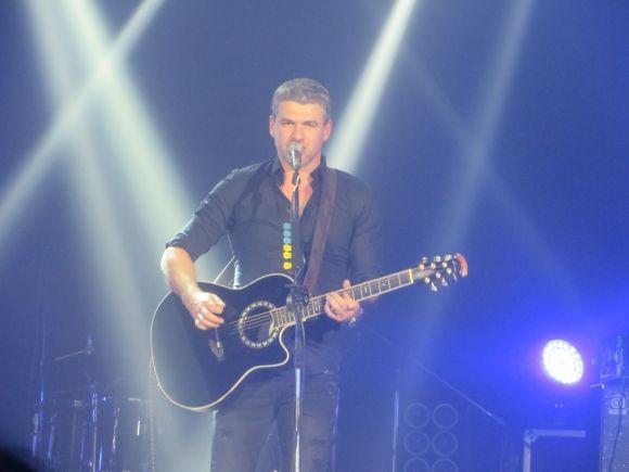 Романтично і драйвово: Арсен Мірзоян у Хмельницькому зібрав повний зал (ФОТО/ВІДЕО), фото №4 на сайті vsim.ua