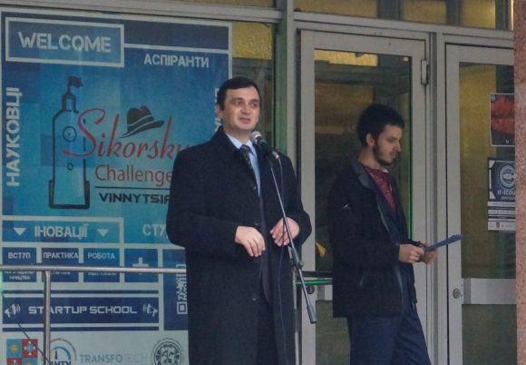 «Україна моя вишивана»: на акцію в політеху з 500 викладачів прийшло лише 20 на сайті 20minut.ua «Україна моя вишивана»: на акцію в політеху з 500 викладачів прийшло лише 20, фото №2 на сайті 20minut.ua