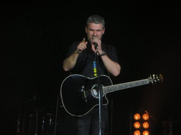 Романтично і драйвово: Арсен Мірзоян у Хмельницькому зібрав повний зал (ФОТО/ВІДЕО), фото №1 на сайті vsim.ua