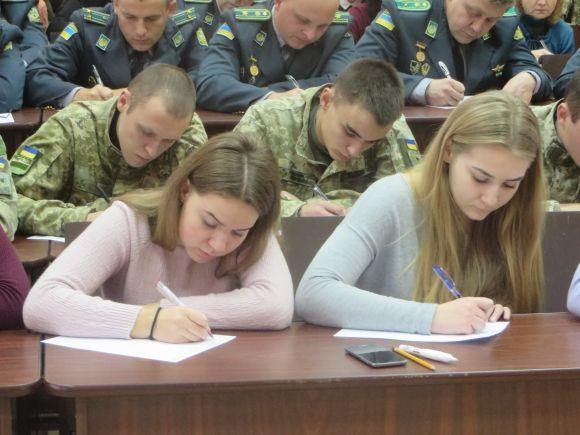 Хмельницькі прикордонники написали диктант національної єдності, фото №4 на сайті vsim.ua