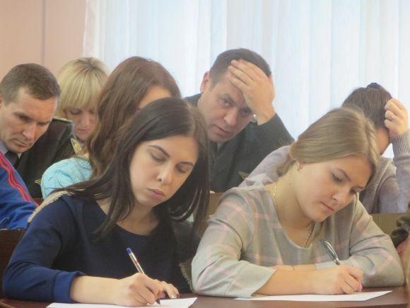 Хмельницькі прикордонники написали диктант національної єдності, фото №9 на сайті vsim.ua