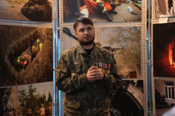 У Хмельницькому відкрили виставку "Іловайськ 2014" на сайті vsim.ua У Хмельницькому відкрили виставку "Іловайськ 2014", фото №1 на сайті vsim.ua