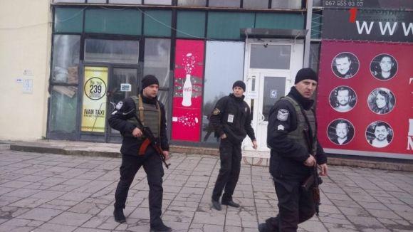 Вінниця не єдина. По всій країні зараз невідомі узялися «мінувати» аеропорти? на сайті 20minut.ua Вінниця не єдина. По всій країні зараз невідомі узялися «мінувати» аеропорти?, фото №1 на сайті 20minut.ua