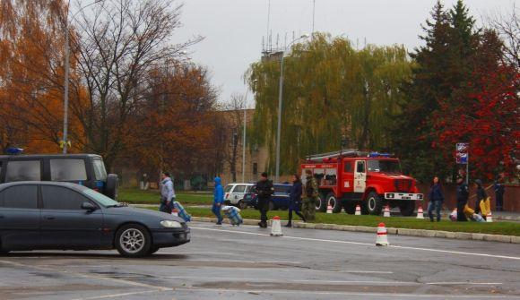 «Нічого не пояснювали, просто не випускали»: фоторепортаж з «замінованого» аеропорту на сайті 20minut.ua «Нічого не пояснювали, просто не випускали»: фоторепортаж з «замінованого» аеропорту, фото №5 на сайті 20minut.ua